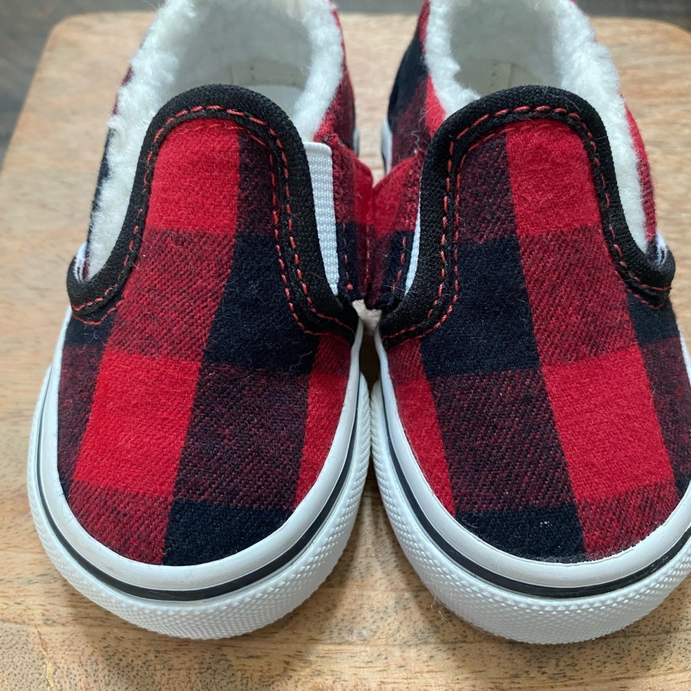 Vans Red and Black Kids Slip-On Sneakers - Picture 3 of 16